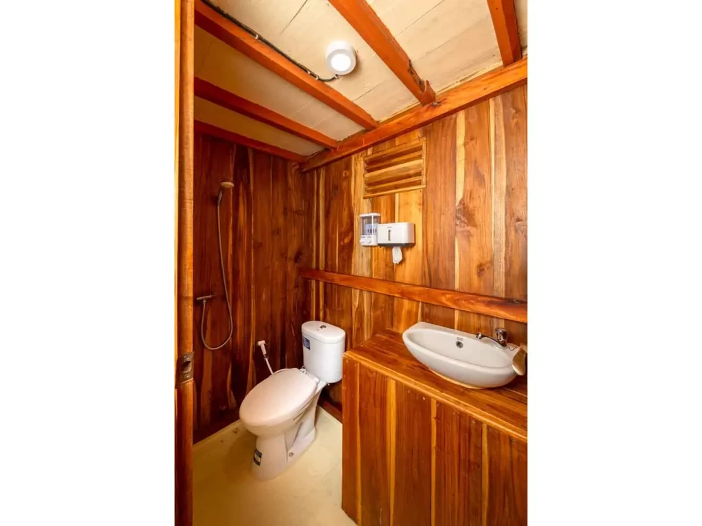 Bathroom 1 cabin 2 - Dahayu