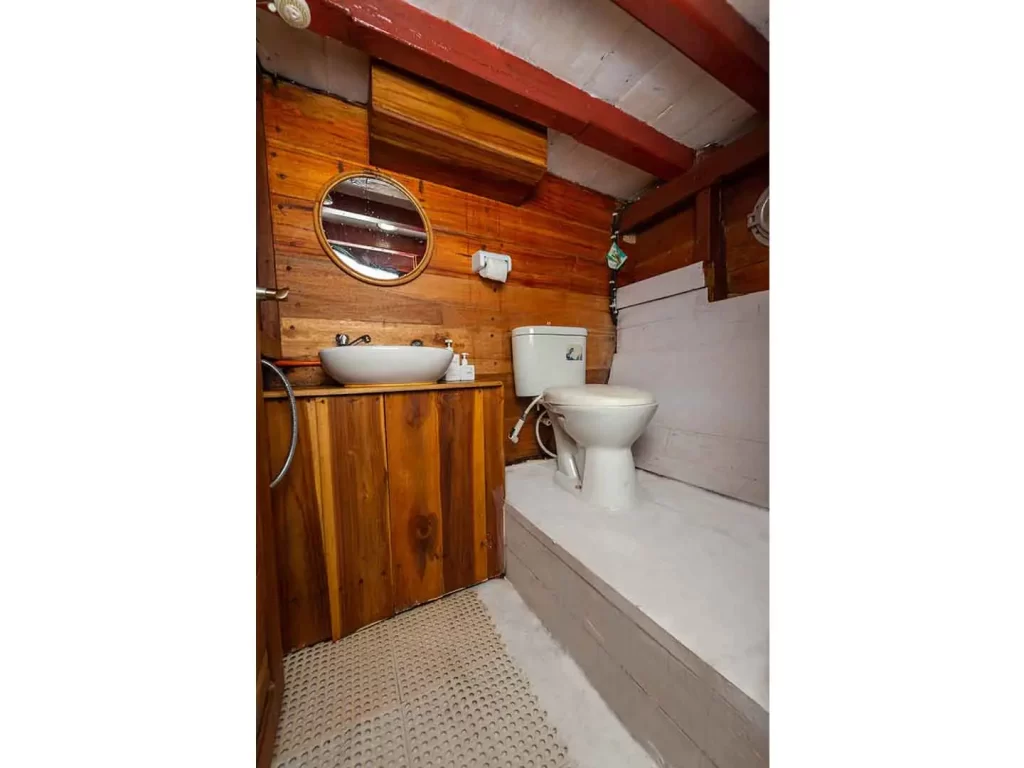 Bathroom 1 cabin 5 - Dahayu
