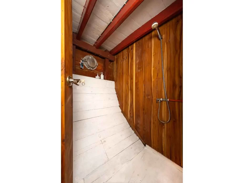 Bathroom 2 cabin 2 - Dahayu